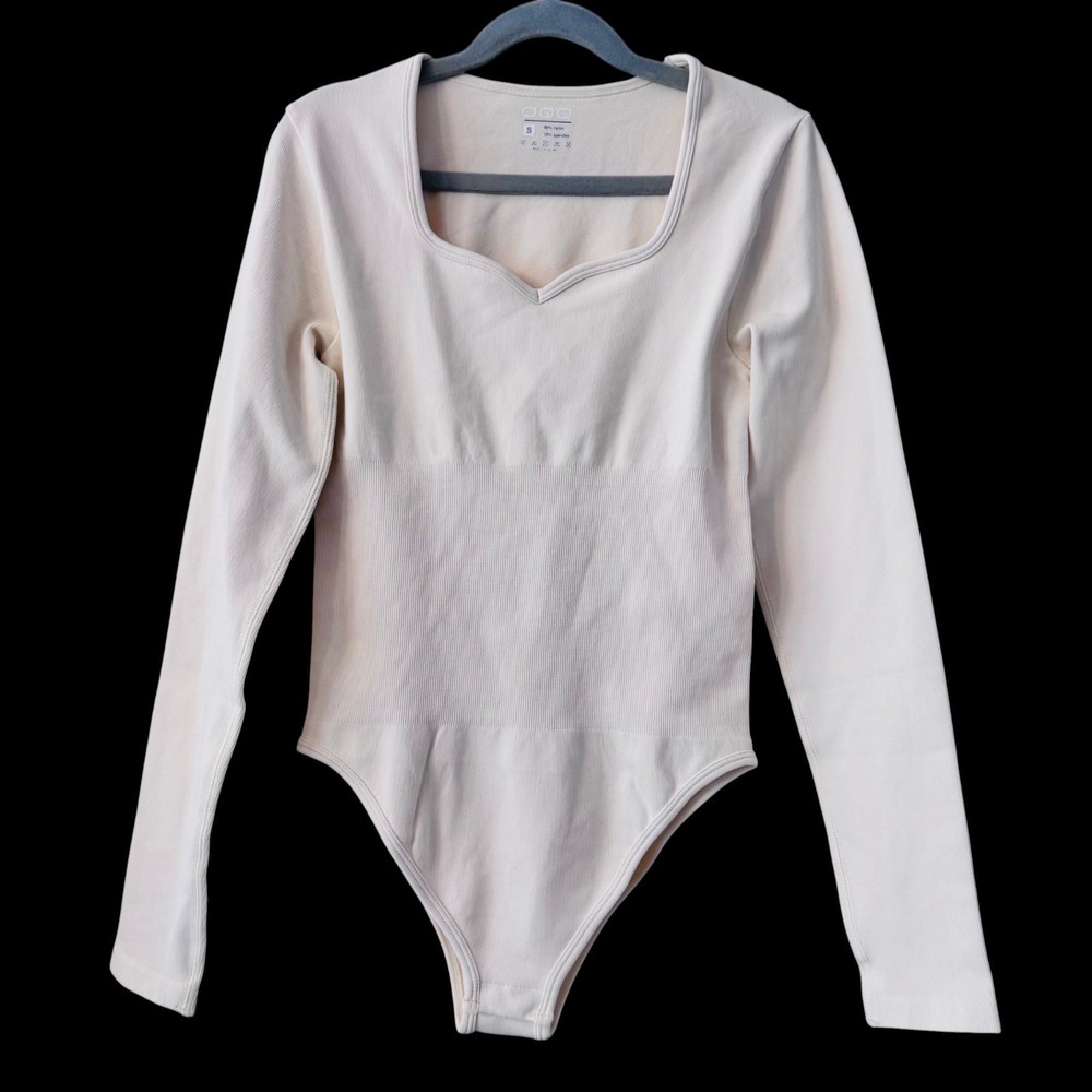 OQQ Ivory Ribbed Bodysuit Sz S Sweetheart Neck Long Sleeve Balletcore Clean Girl